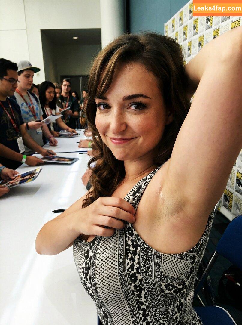 Milana Vayntrub / AT&T Girl / https: / mintmilana слитое фото фото #0789