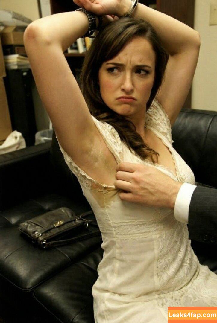 Milana Vayntrub / AT&T Girl / https: / mintmilana слитое фото фото #0793