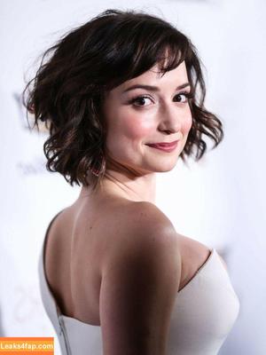 Milana Vayntrub фото #0009