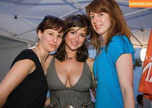 Milana Vayntrub фото #0015