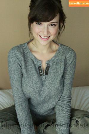 Milana Vayntrub фото #0035