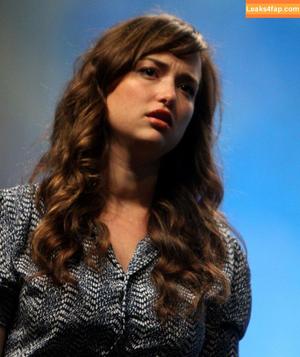 Milana Vayntrub photo #0043