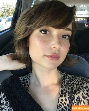 Milana Vayntrub photo #0052