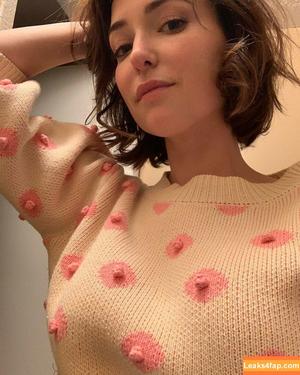 Milana Vayntrub photo #0054