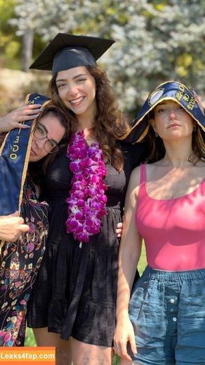 Milana Vayntrub photo #0075