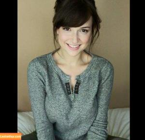 Milana Vayntrub photo #0108