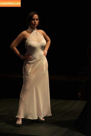 Milana Vayntrub photo #0118