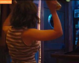 Milana Vayntrub photo #0119