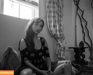 Milana Vayntrub photo #0172