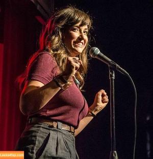 Milana Vayntrub photo #0173