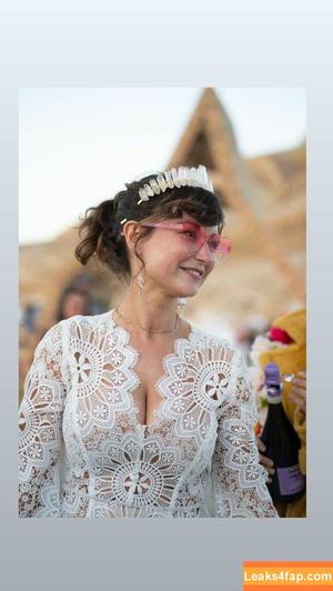 Milana Vayntrub photo #0180