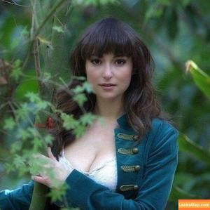 Milana Vayntrub photo #0188