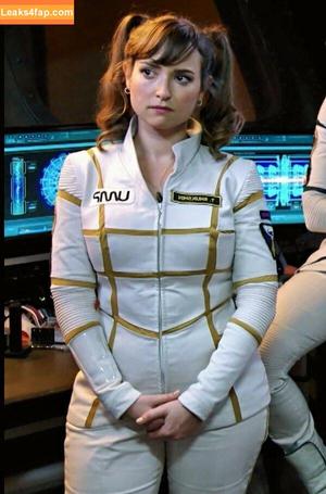 Milana Vayntrub photo #0224
