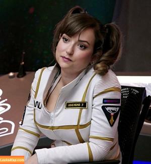 Milana Vayntrub photo #0225