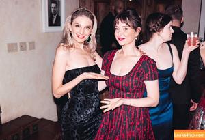 Milana Vayntrub photo #0265