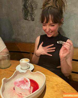 Milana Vayntrub photo #0302