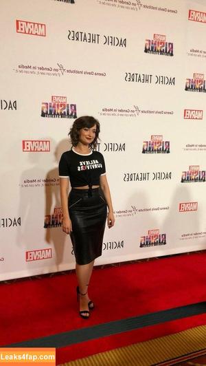 Milana Vayntrub photo #0309
