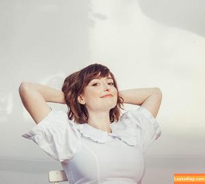 Milana Vayntrub photo #0312