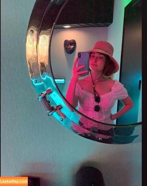 Milana Vayntrub photo #0319