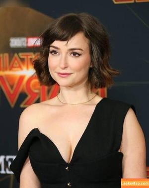 Milana Vayntrub фото #0536