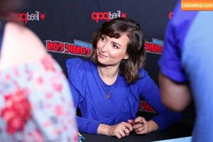 Milana Vayntrub фото #0537