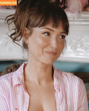 Milana Vayntrub фото #0632