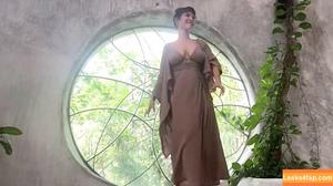 Milana Vayntrub photo #0681