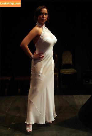 Milana Vayntrub фото #0698