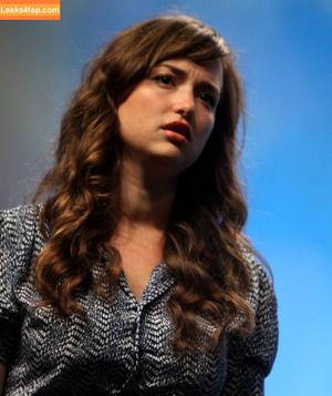 Milana Vayntrub фото #0700