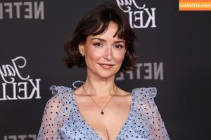 Milana Vayntrub photo #0722