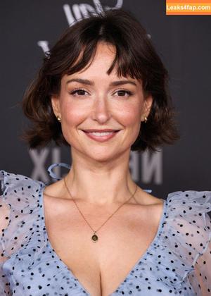 Milana Vayntrub photo #0734