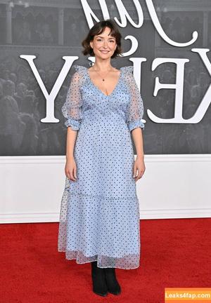 Milana Vayntrub photo #0758