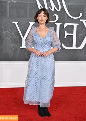 Milana Vayntrub photo #0759