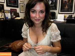 Milana Vayntrub фото #0802