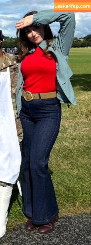 Milana Vayntrub фото #0806