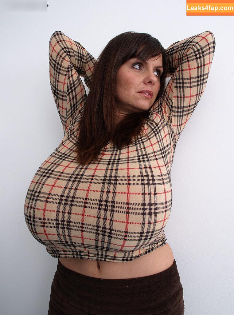 Milena Velba / milena_offical / ms.milenavelba / velbamilenaveronikalz leaked photo photo #10007