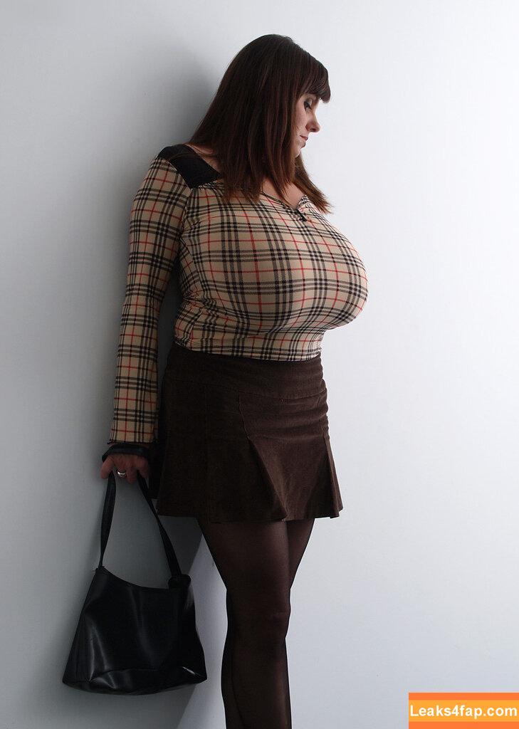 Milena Velba / milena_offical / ms.milenavelba / velbamilenaveronikalz leaked photo photo #10018