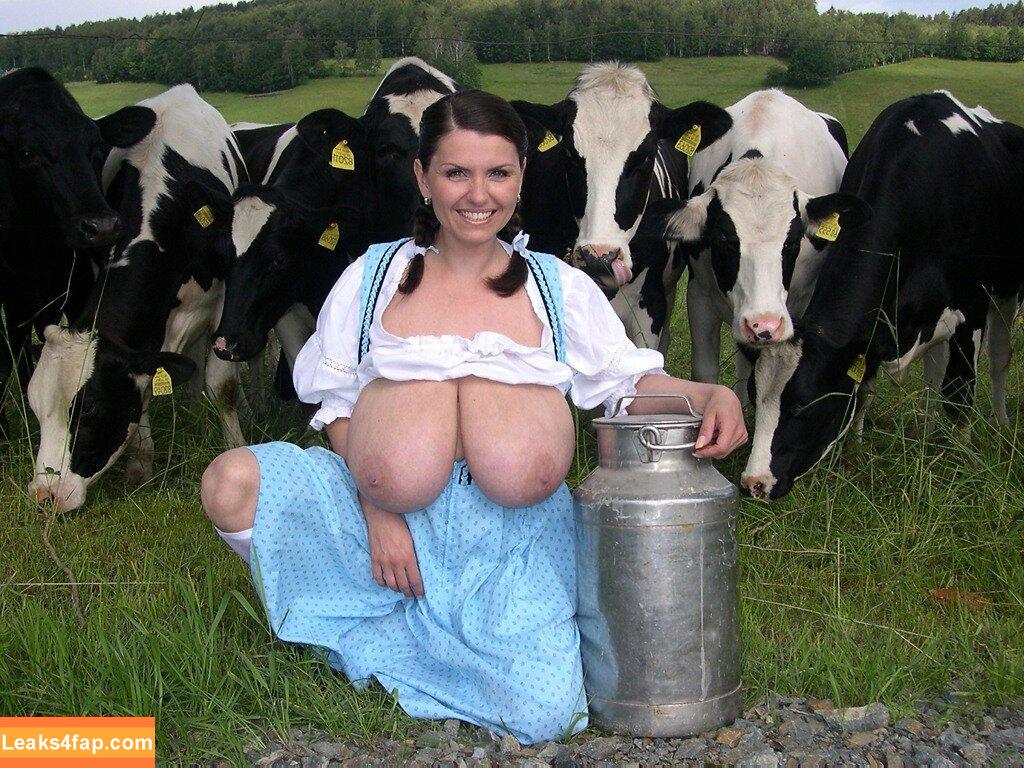 Milena Velba / Milena_Offical / https: / ms.milenavelba / velbamilenaveronikalz leaked photo photo #7184