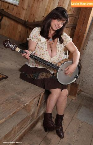 Milena Velba photo #7439