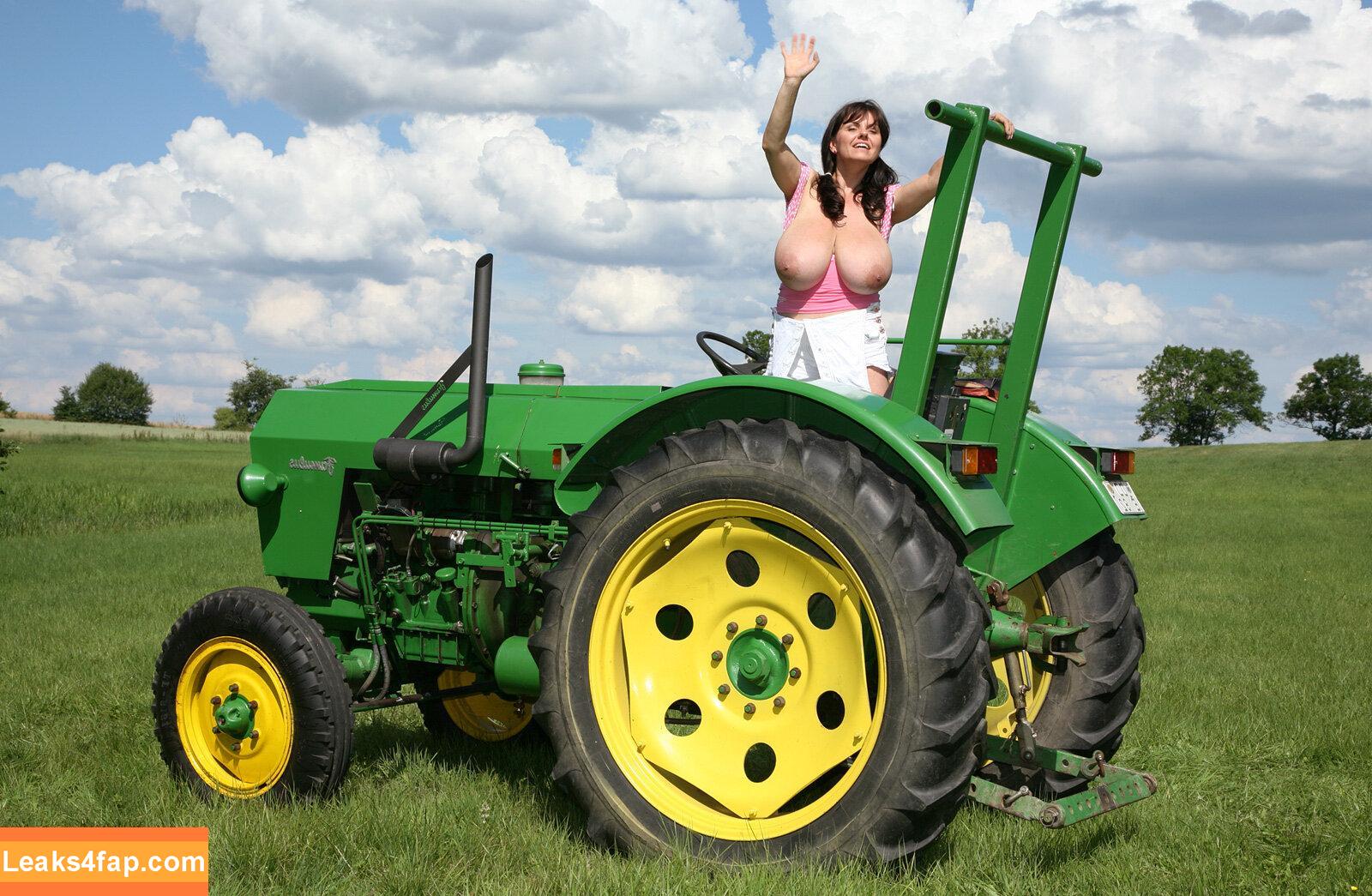 Milena Velba / Milena_Offical / https: / ms.milenavelba / velbamilenaveronikalz слитое фото фото #8057