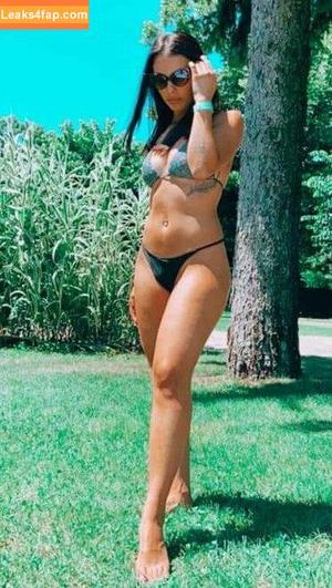 Milena Velba photo #8001