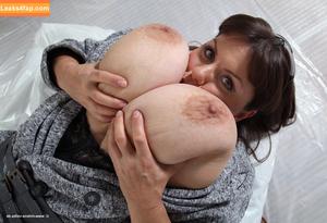 Milena Velba photo #8144