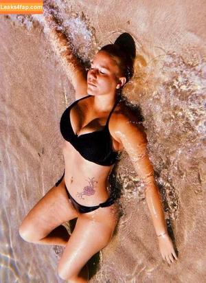 Milena Velba photo #8578