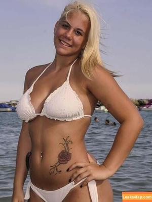 Milena Velba photo #8583