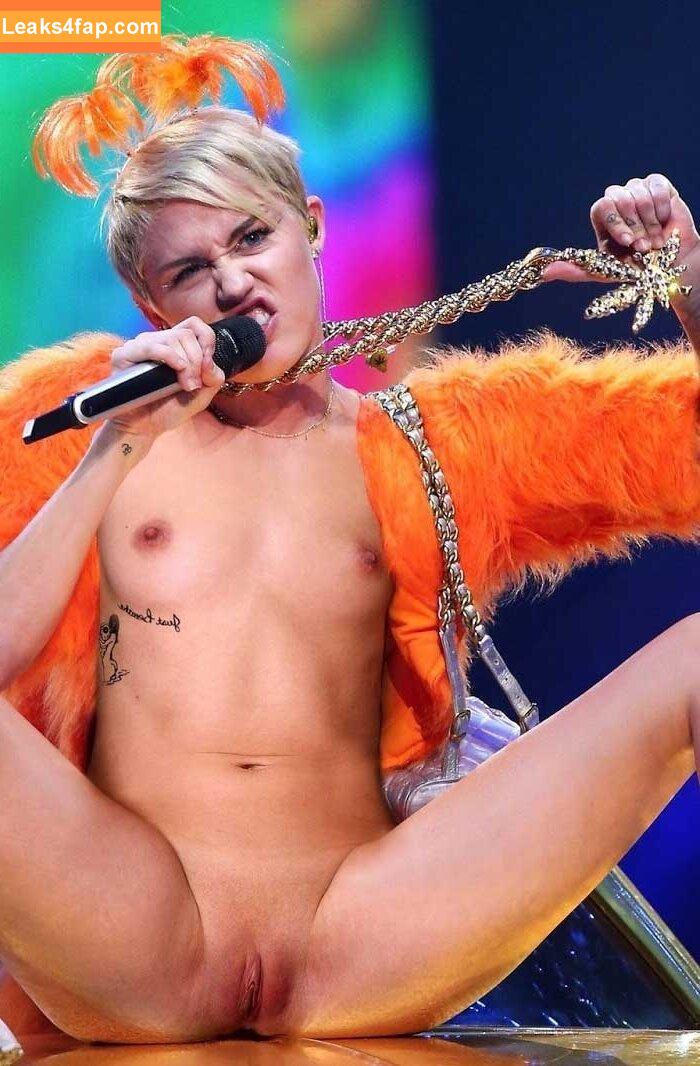 Miley Cyrus fakes / sarahtoninx9_ leaked photo photo #0021