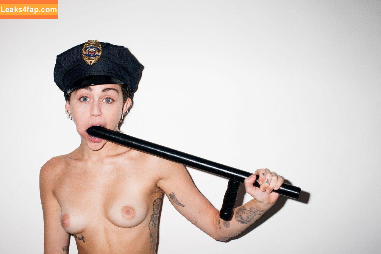 Miley Cyrus / https: / mileycyrus leaked photo photo #0107