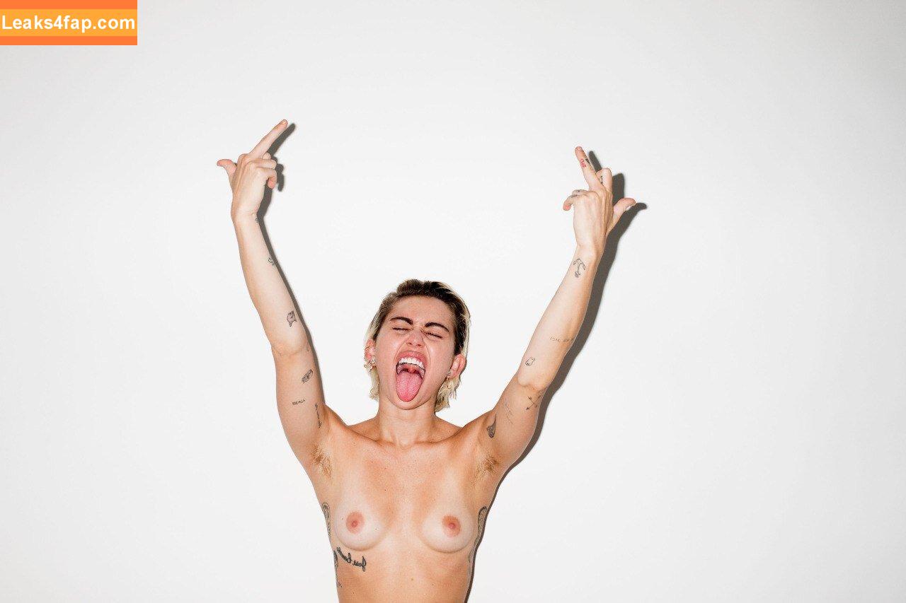 Miley Cyrus / https: / mileycyrus leaked photo photo #0127