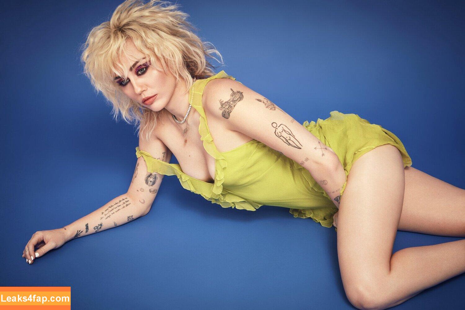 Miley Cyrus / https: / mileycyrus leaked photo photo #0203