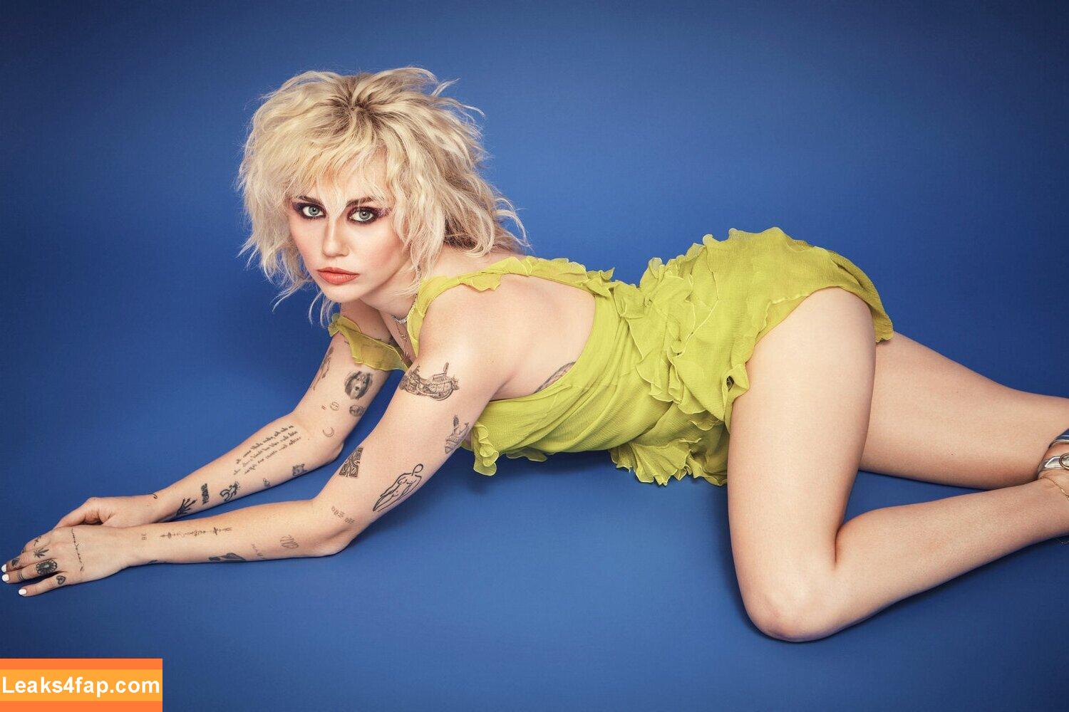 Miley Cyrus / https: / mileycyrus leaked photo photo #0211