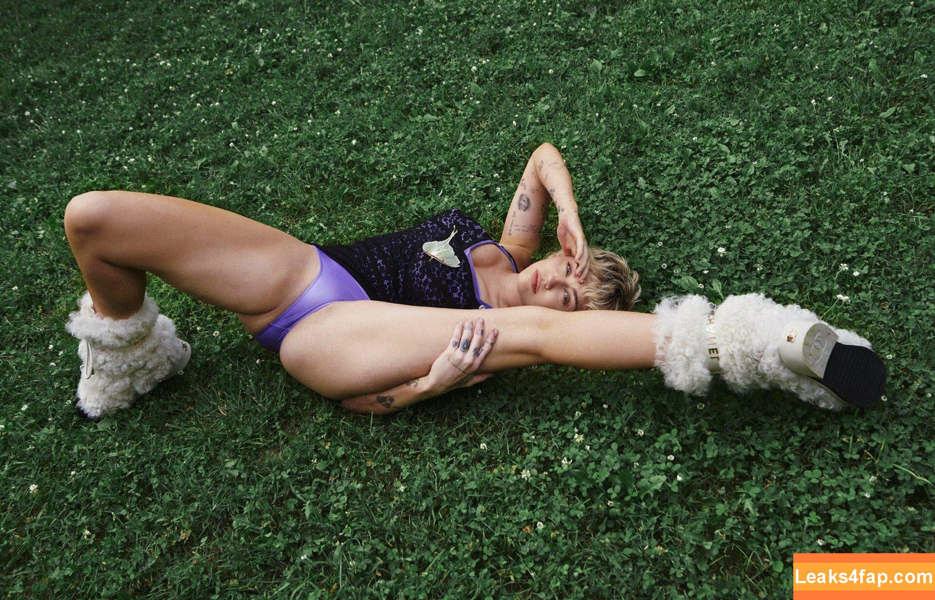 Miley Cyrus / https: / mileycyrus слитое фото фото #0261